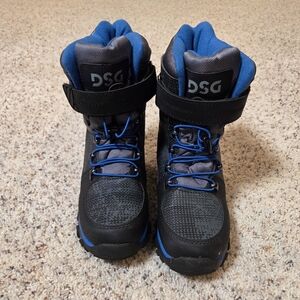 DSG Kids' Black and Blue Snow Boots, Size 5